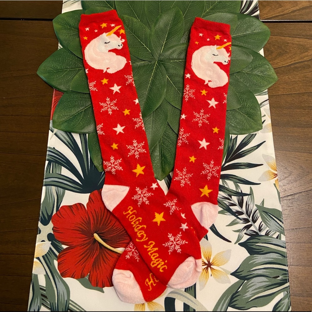 📍FREE with Purchase📍Girls Holiday Magic unicorn socks